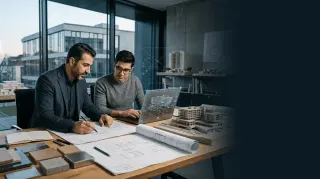 معماران و متخصصان BIM در حال بررسی طراحی و مدل پروژه